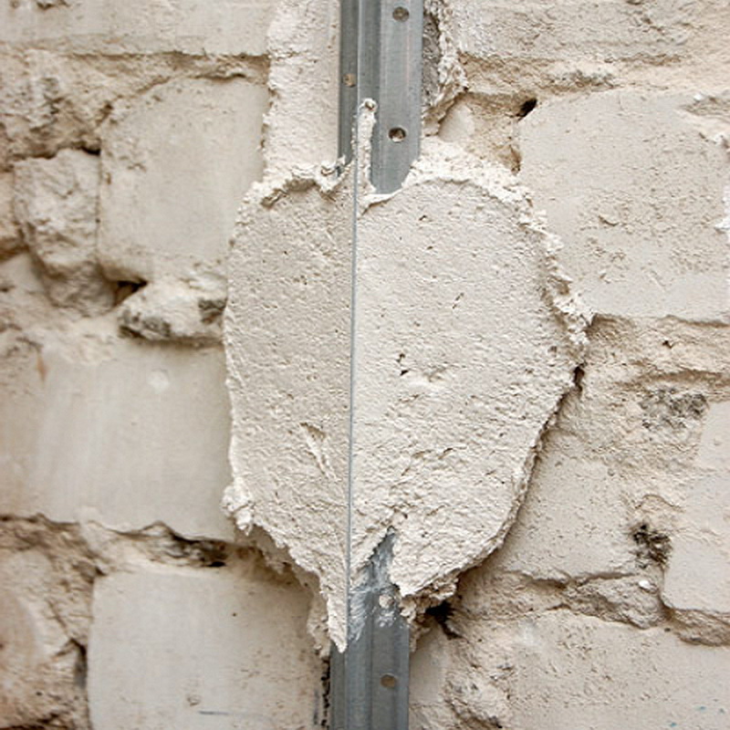 Выравнивание стен штукатуркой без использования маяков