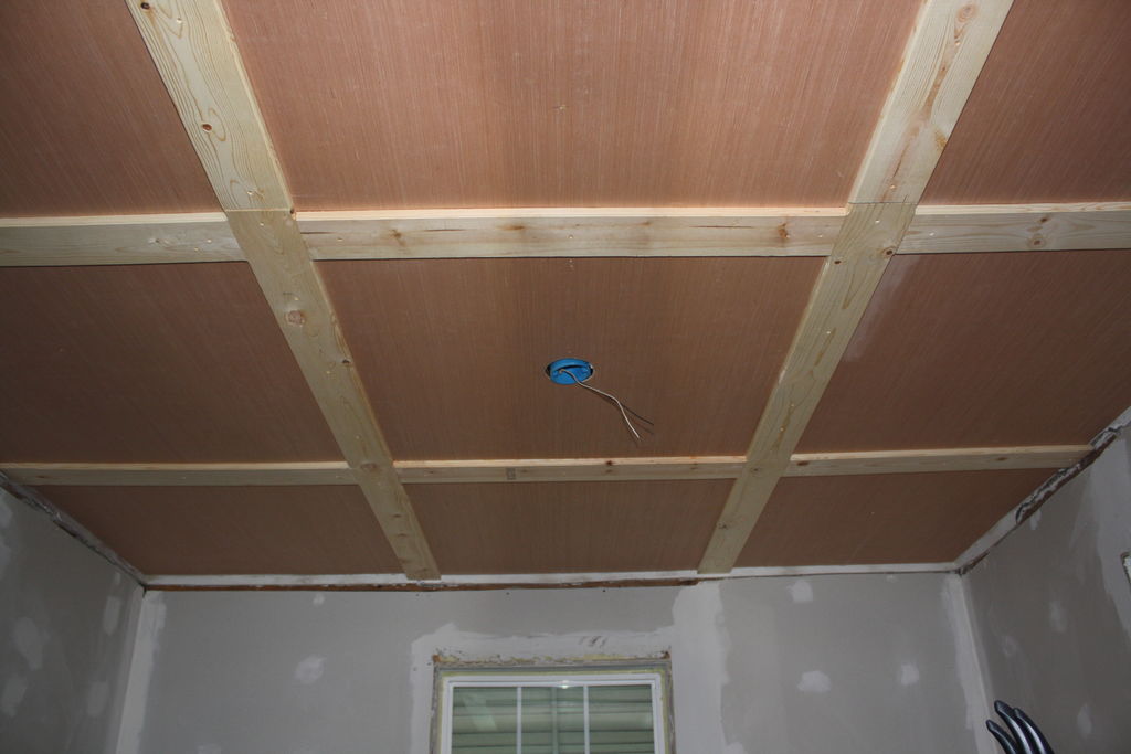 Как подшить потолок гипсокартоном в частном доме по деревянному потолку