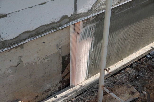 Чем штукатурить газобетон внутри дома: какую штукатурку выбрать
