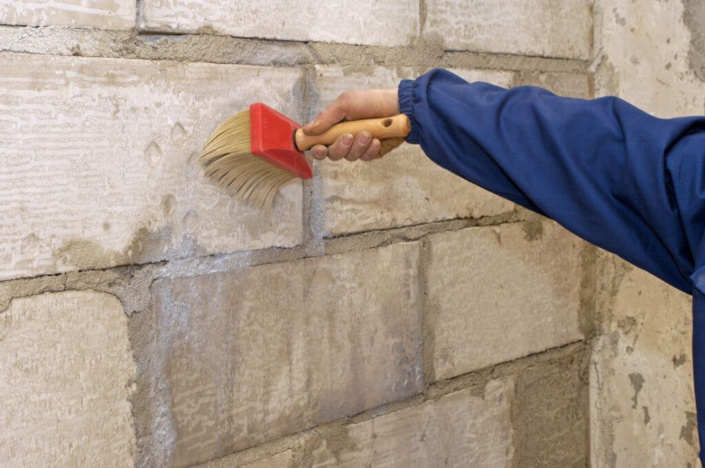 Подготовка стен под декоративную штукатурку: правила нанечения