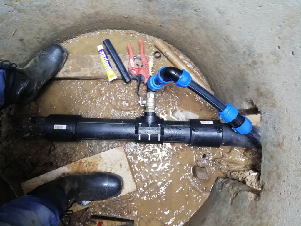 Врезка в водопровод под давлением: особенности монтажа- инструкция +видео