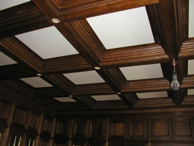 Создание деревянного потолка: варианты оформления и особенности монтажа
