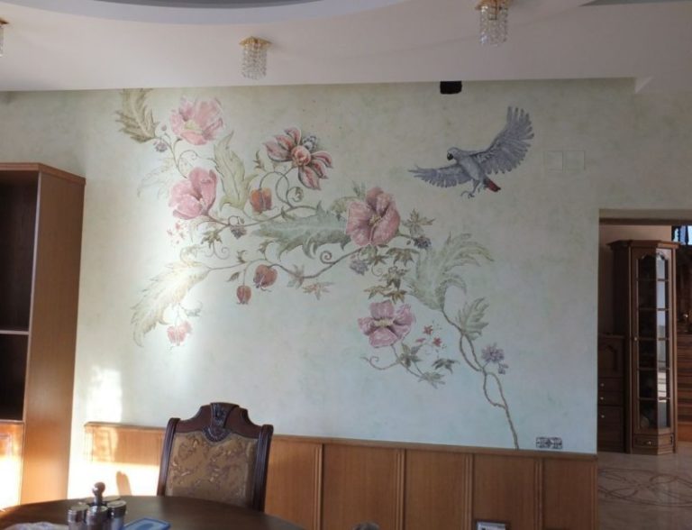 Роспись стен: особенности дизайна, виды и фото в интерьере