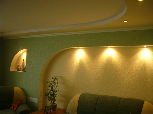Натяжной потолок в спальне: дизайн