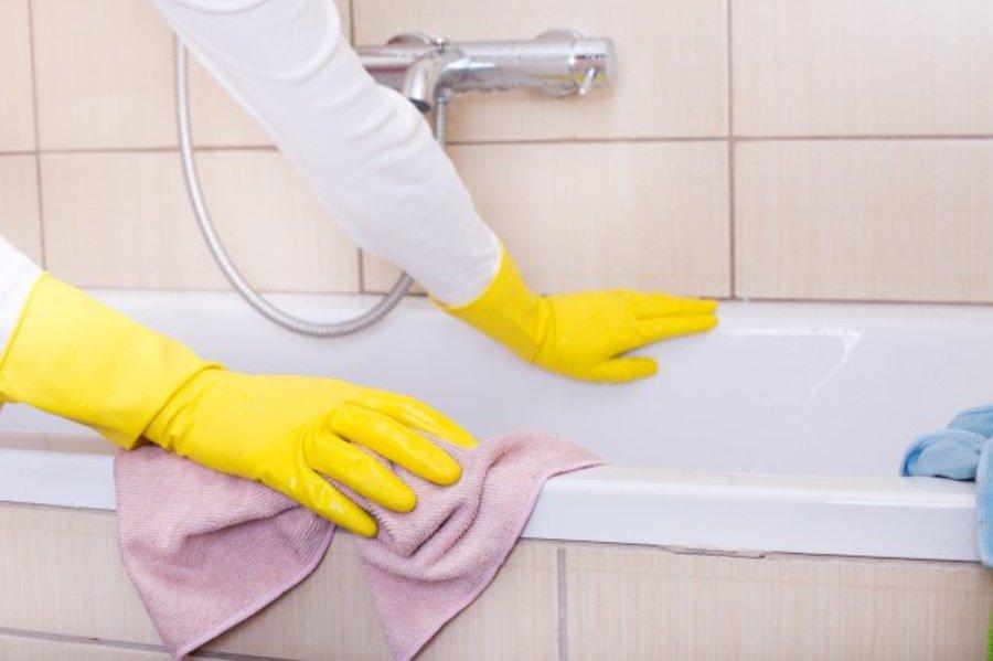 Сверкаем чистотой — как мыть акриловую ванну и устранять мелкие повреждения в домашних условиях