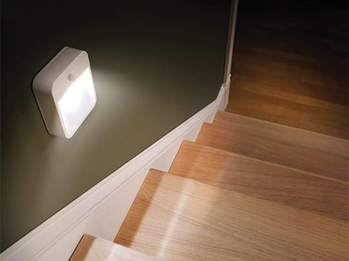 Да будет свет: как выбрать датчик движения для освещения дома?