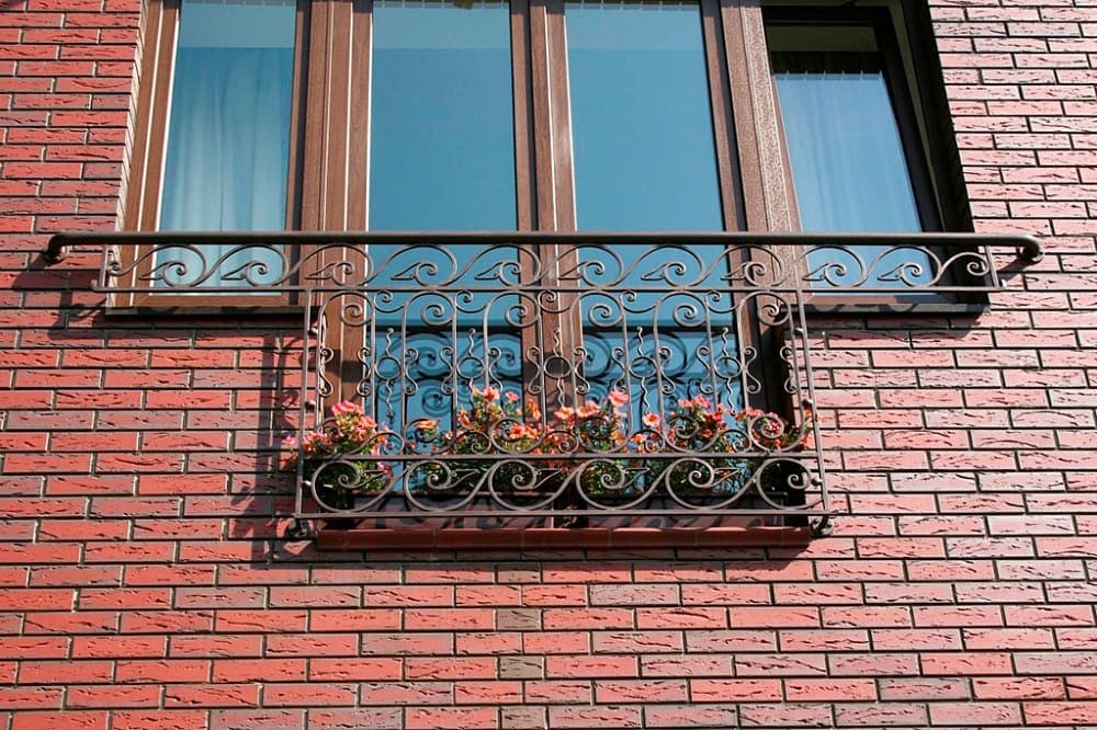 Что такое французский балкон, его плюсы и минусы