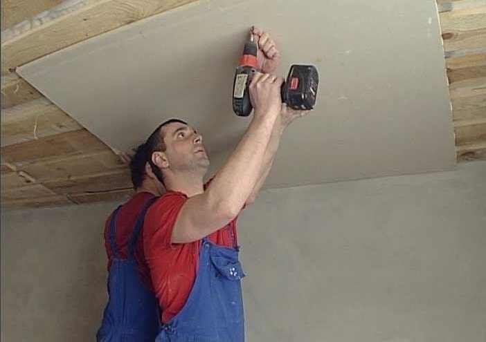 Как обшить потолок гипсокартоном правильно: инструкция по установке своими руками, видео и фото