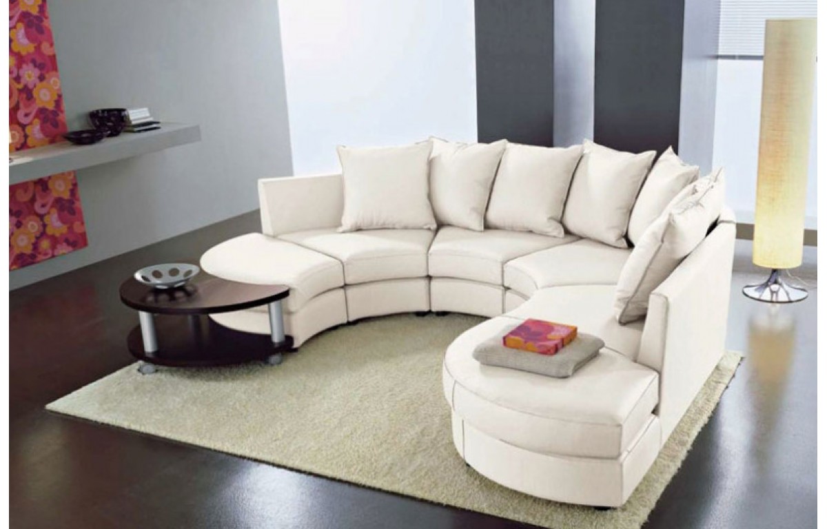 Интересные варианты моделей диванов для зала