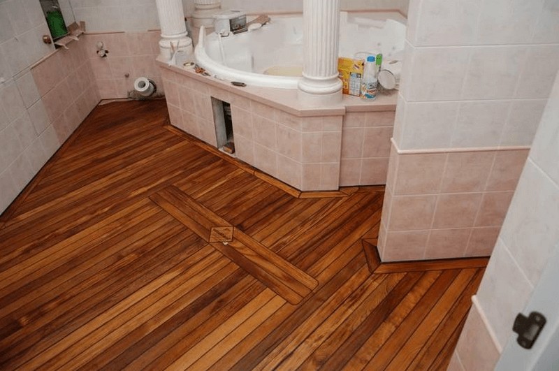 Как сделать деревянные полы в ванной комнате и получится ли хорошо? укладка своими руками- пошагово +видео