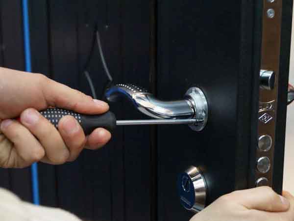 Как починить дверную ручку — распространенные неисправности и нюансы ремонта