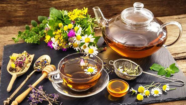 Травяные чаи: польза и риски от употребления | Здоровье