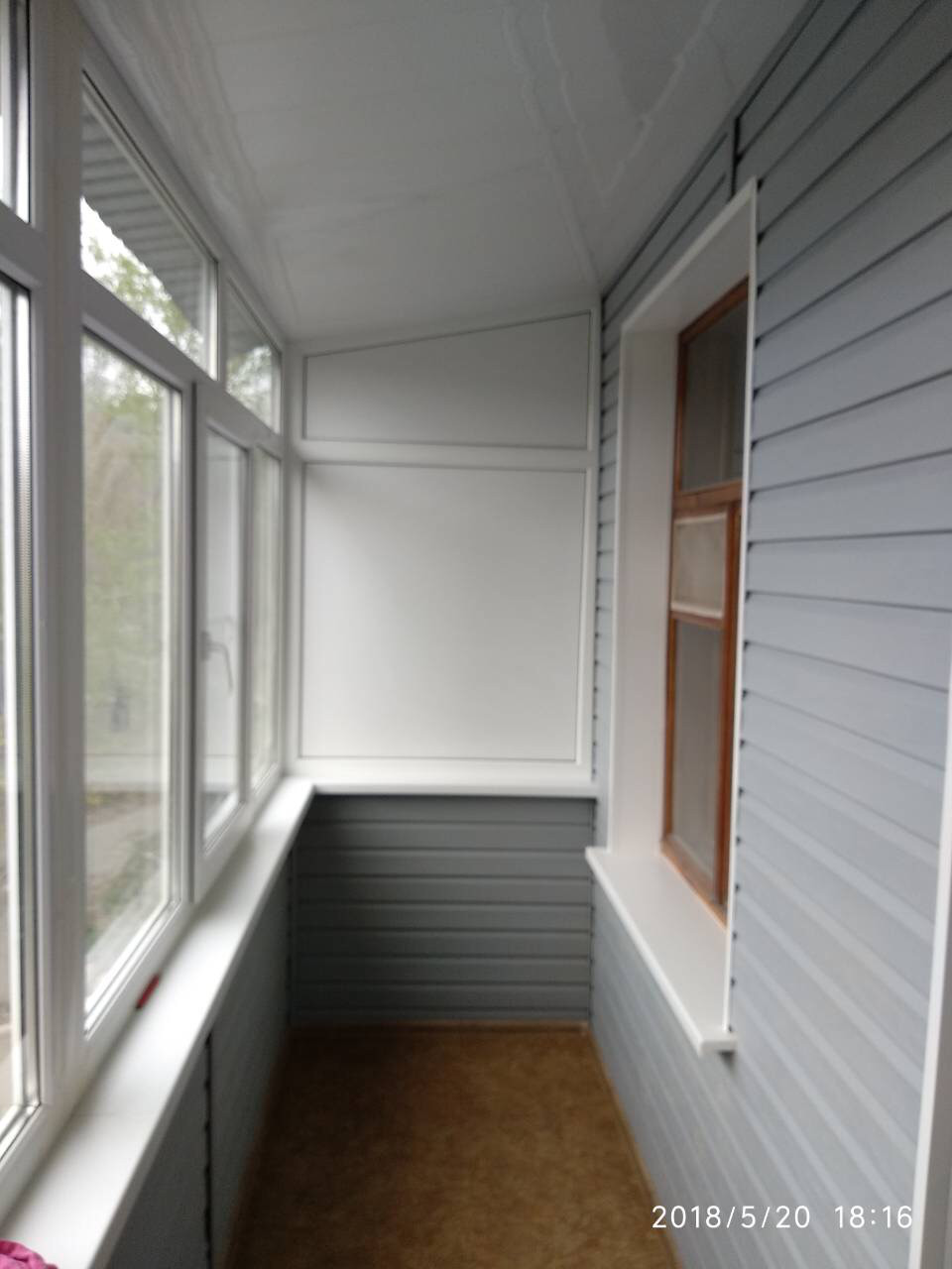 Обшивка балкона внутри своими руками: чем лучше и как правильно обшить (фото)