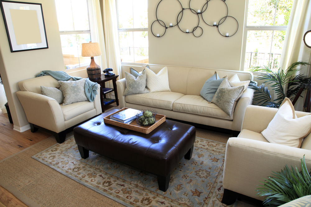 Как расположить диван в гостиной | варианты и правила размещения