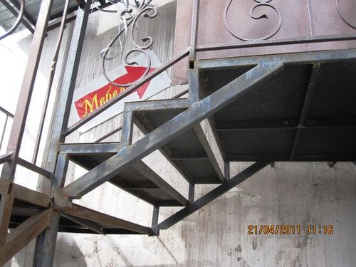 Удобная металлическая лестница своими руками: чертежи и расчеты