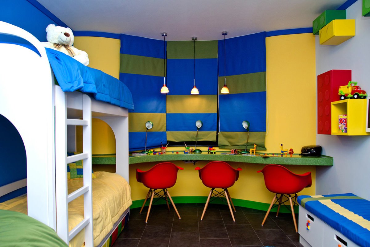 Комната для троих детей разного возраста и пола: дизайн интерьера спальни | дизайн и фото