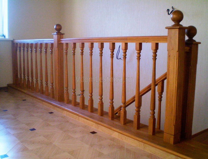 Перила лестницы дачного дома - укрепление для надежности, виды и расчеты