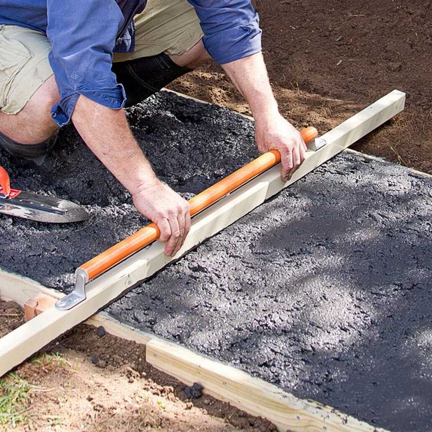 Как сделать бетонные дорожки своими руками качественно и недорого