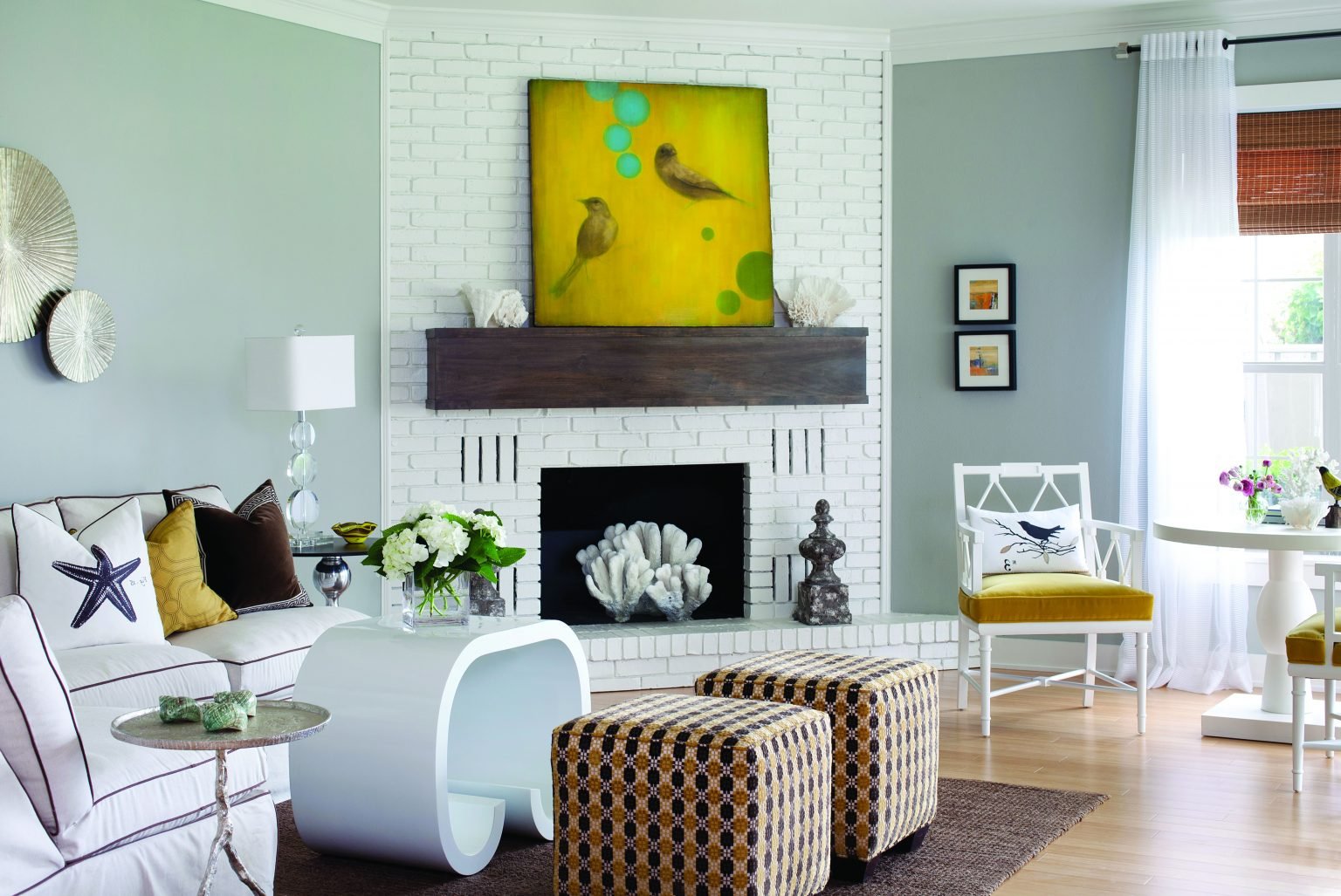 Как выбрать оптимальный цвет стен в гостиной: 60 фото и идей оформления