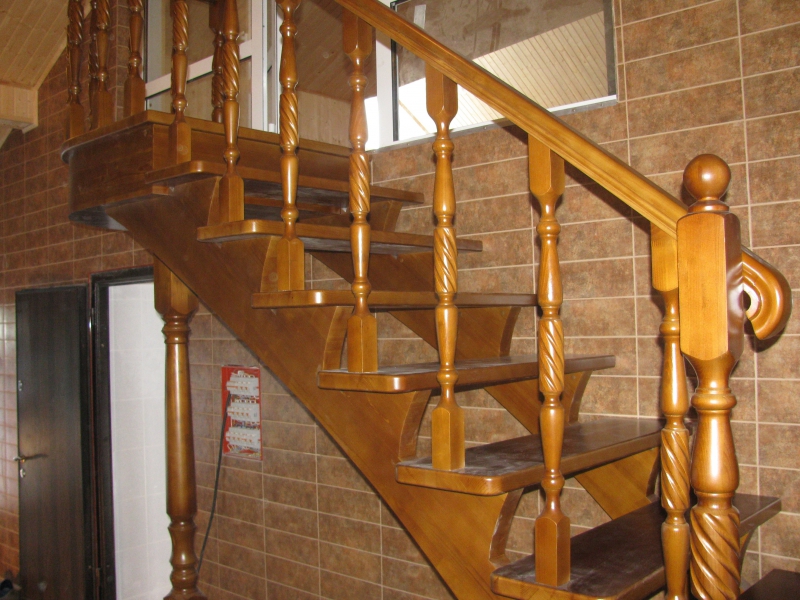 Деревянные лестницы и их конструкции: особенности сооружения