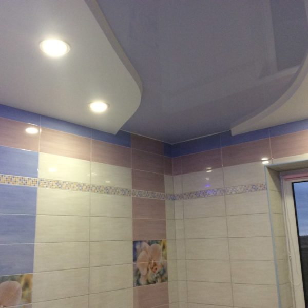 Из какого материала можно сделать хороший потолок в ванной комнате