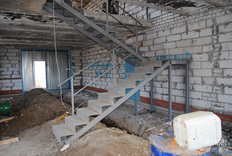 Почему бетонные лестницы часто устанавливают на второй этаж