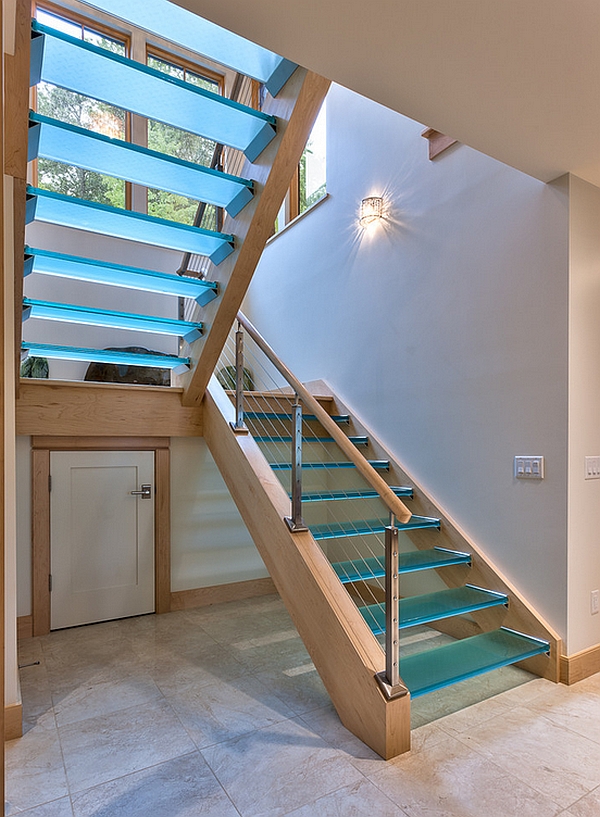 Стеклянные ограждения для лестницы - преимущества и недостатки, виды дизайна и способы установки