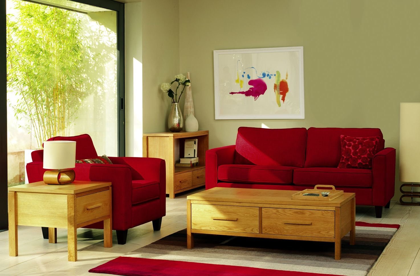Красный диван, плюсы и минусы, популярные оттенки, критерии выбора