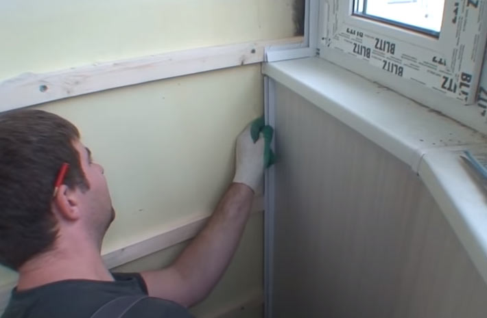 Отделка балкона пластиковыми панелями: как обшить пвх своими руками (видео)