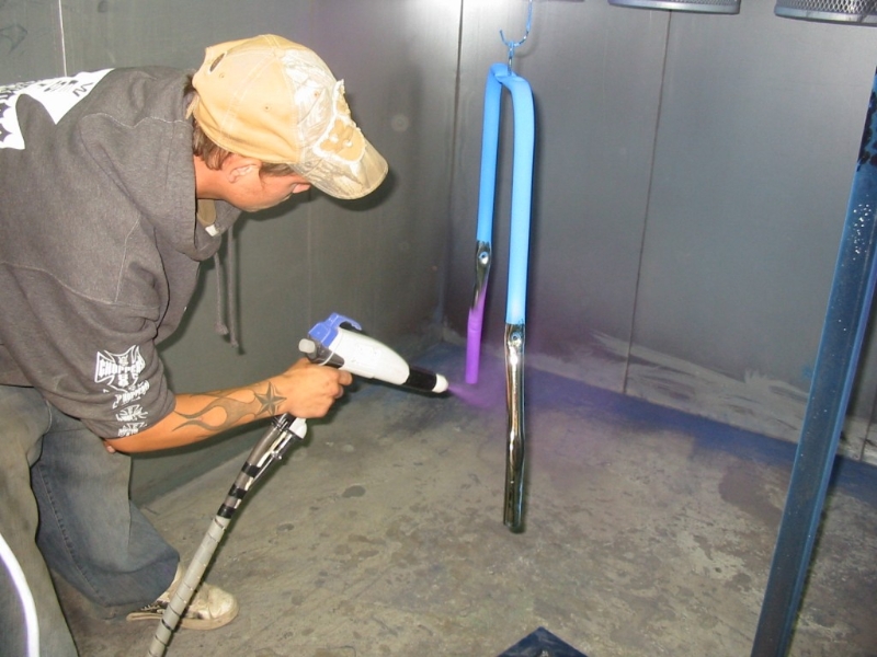 Полимерно-порошковая покраска в гараже своими руками: подготовка, технология, пистолет и видео