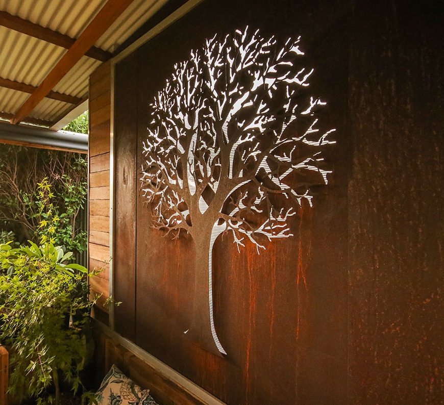 Дерево на стене своими руками: фото дизайнов, процесс отделки