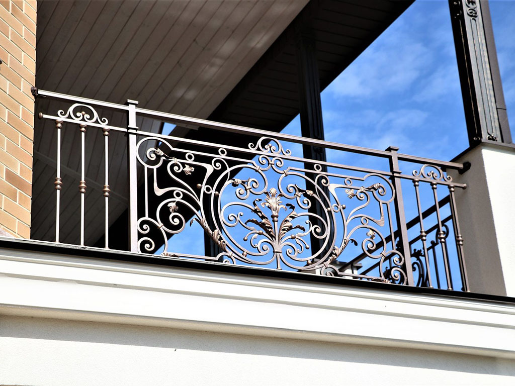 Кованые балконы: фото 80 наиболее изящных вариантов оформления