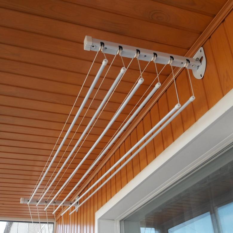 Как повесить бельевую веревку на пластиковом балконе