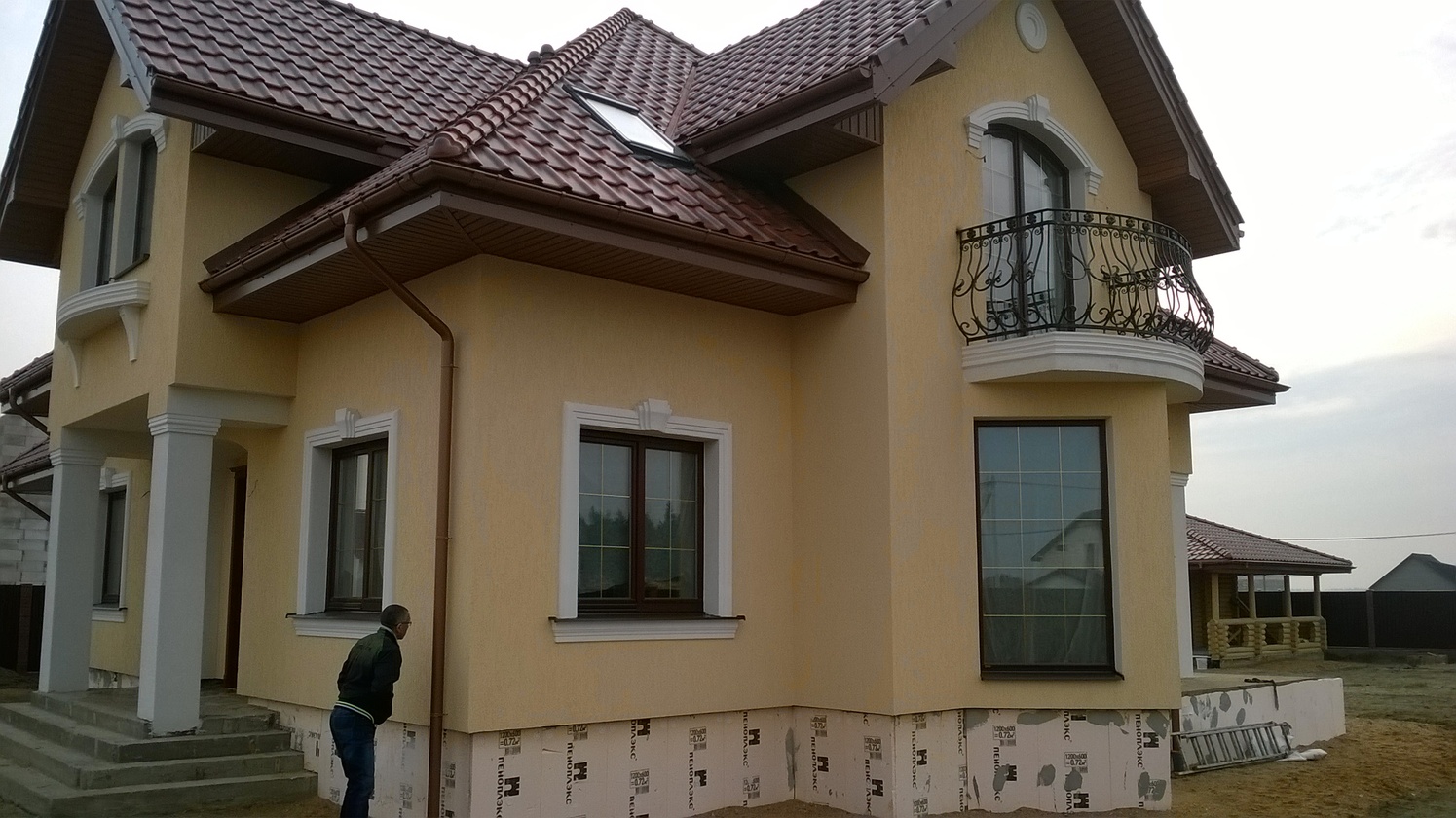 Отделка фасада короедом: утепляем дом и наносим структурную штукатурку | mastera-fasada.ru | все про отделку фасада дома