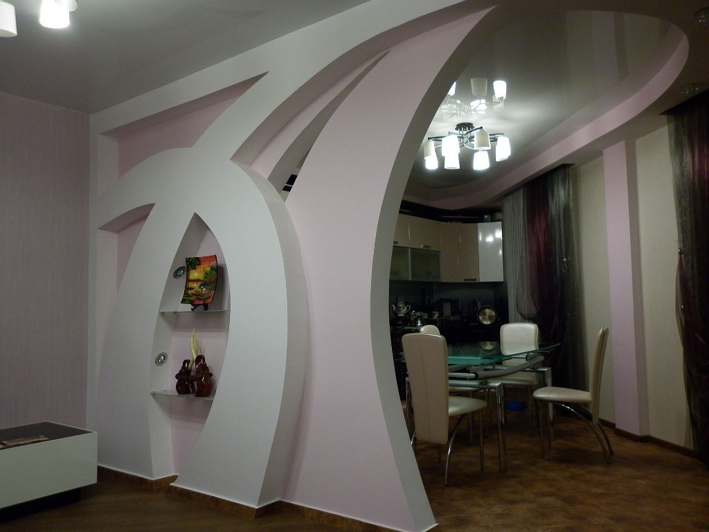Самые яркие идеи декорирования комнат при помощи гипсокартонных стен