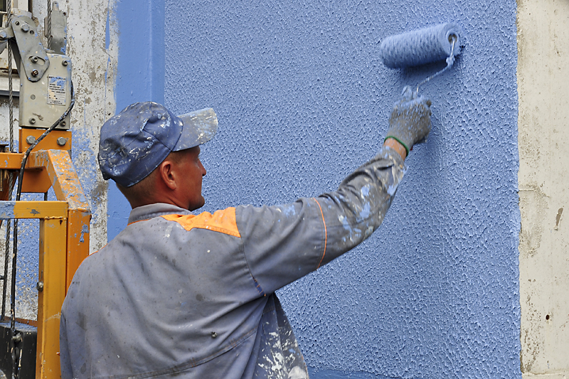 Фасадная акриловая краска для наружных работ: технические характеристики, виды, гост, расход на 1м2 при нанесении на фасад дома