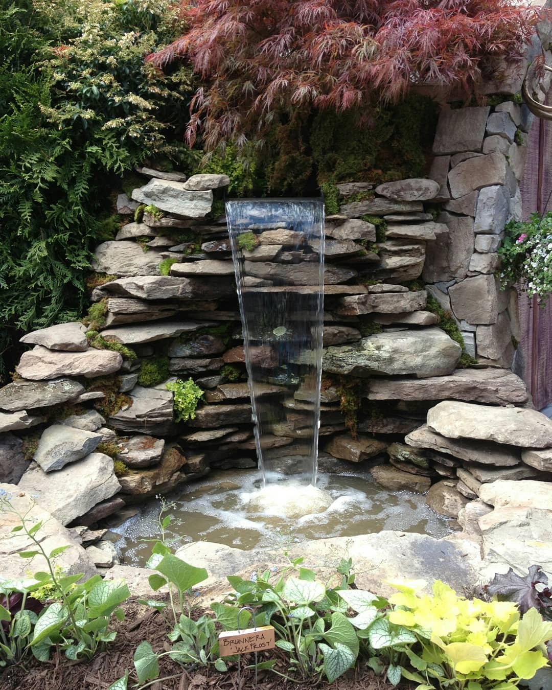 Садовые фонтаны: лучшие красивые декоративные украшения садового участка (130 фото)