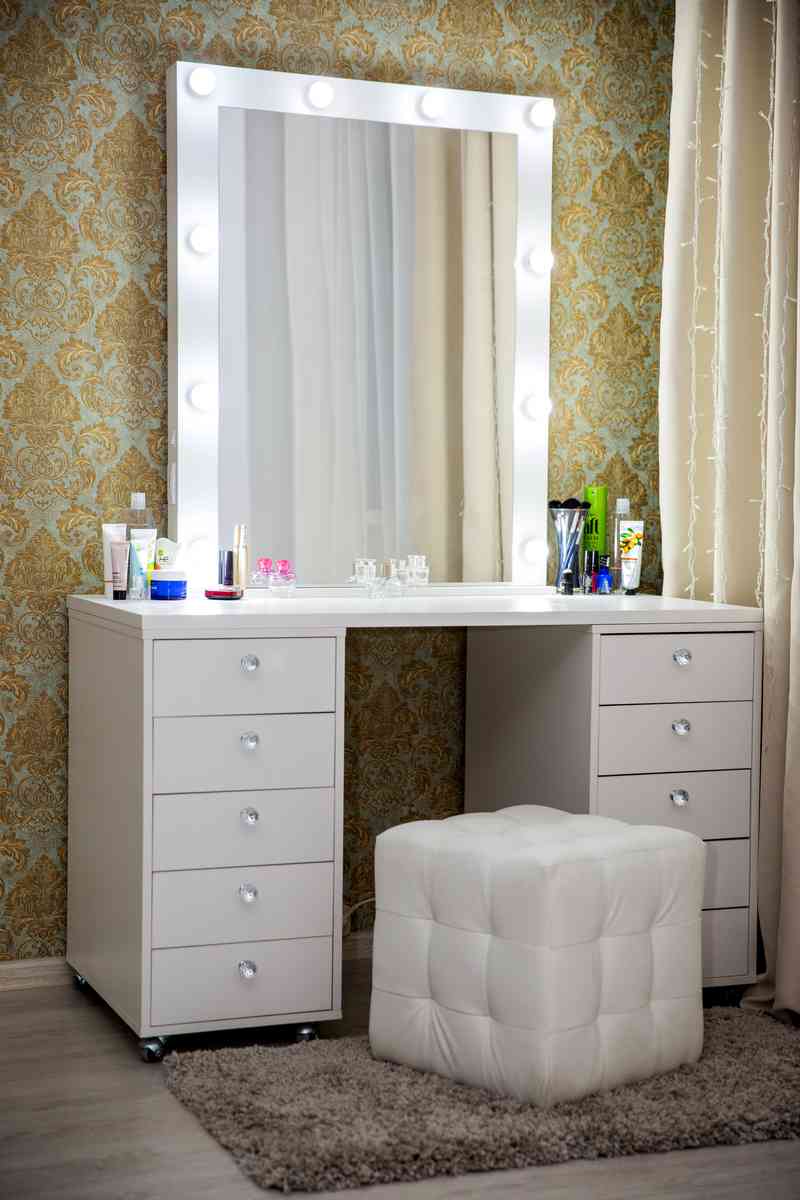 Туалетный столик с зеркалом: удобная, модная и красивая мебель для дома – советы по ремонту