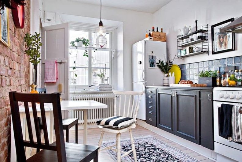 Дизайн кухни без верхних шкафов — идеи хранения, фото интерьера