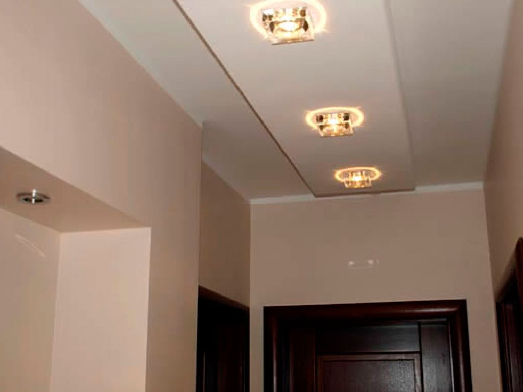 Фото дизайн потолков из гипсокартона и натяжного потолка в прихожей