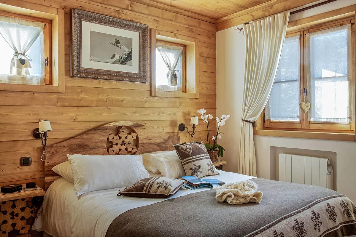 Спальня в стиле шале: дизайн и фото интерьеров