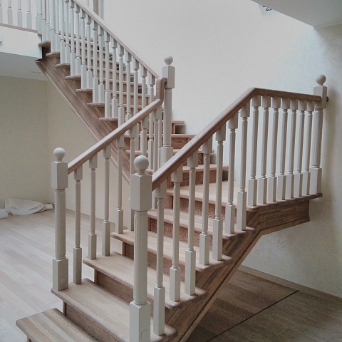 Винтовая лестница: виды и конструктивные особенности (+52 фото)