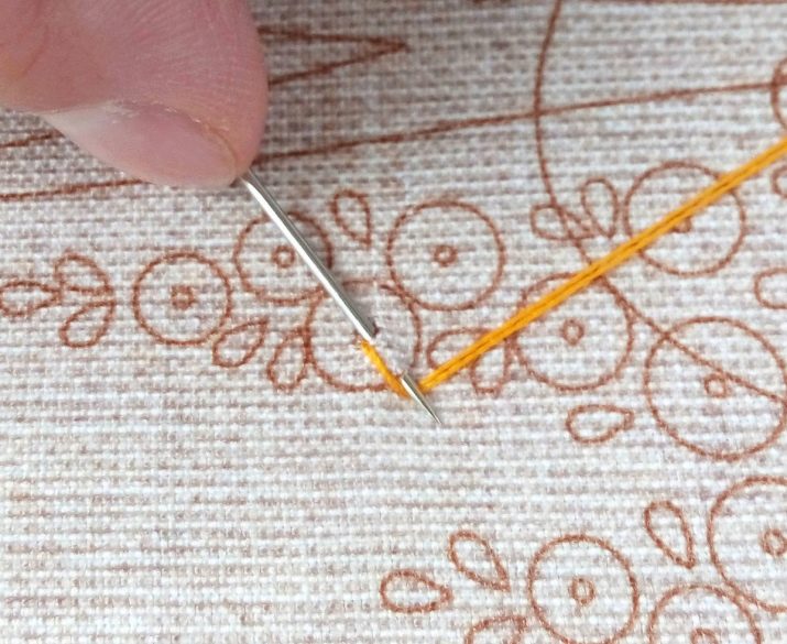 Вышивка крестом на тканях: какой материал лучше подходит