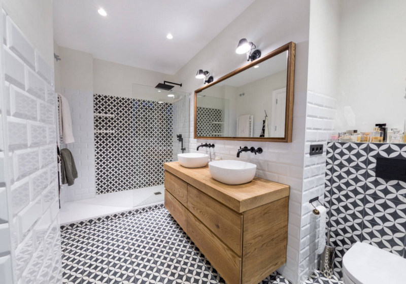 Белая ванная комната: основные стили и нюансы