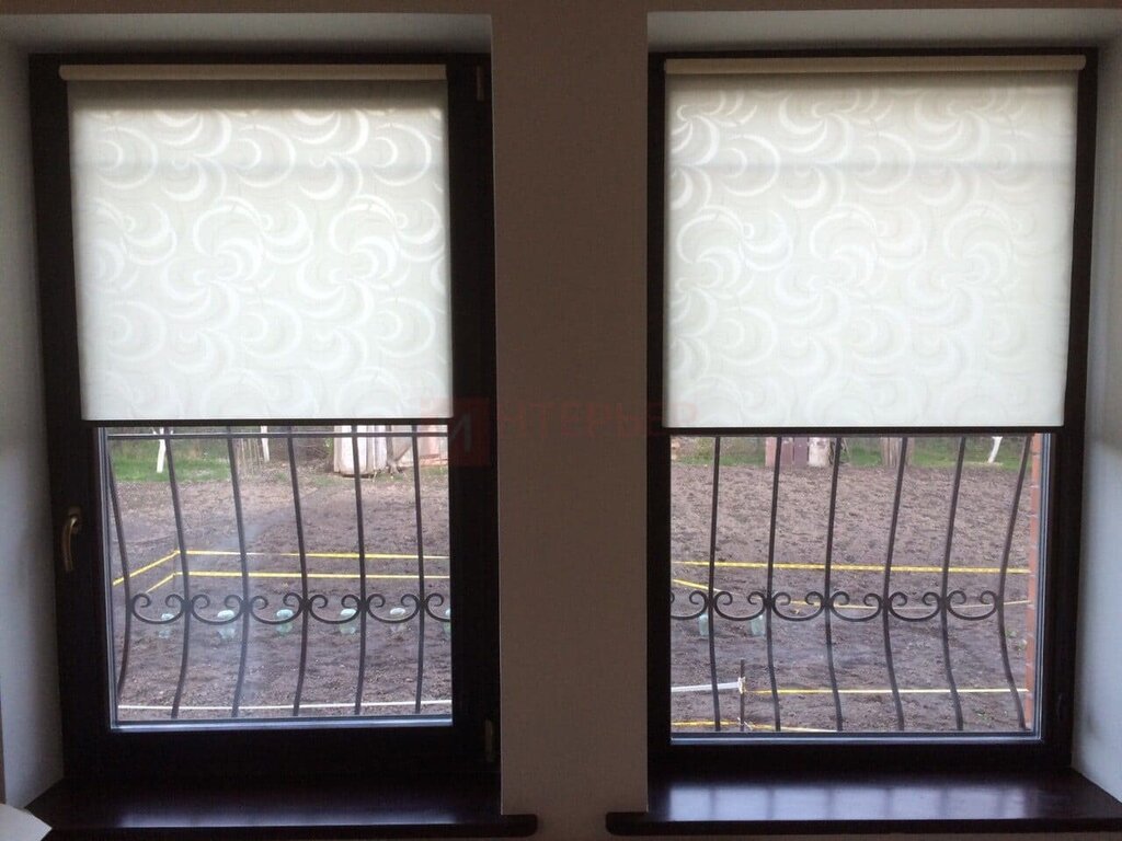 Как выбрать рулонные шторы на пластиковые окна (39 фото)