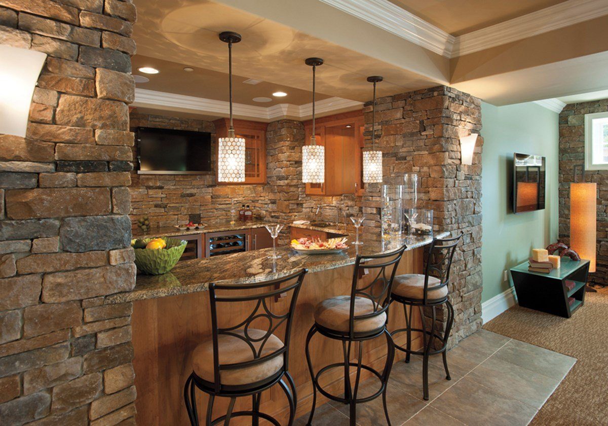 Декоративный камень на кухне и в интерьере прихожей, выложенный при ремонте: секреты внутренней отделки стен, а также оформление из плиток и обоев в дизайне зон
