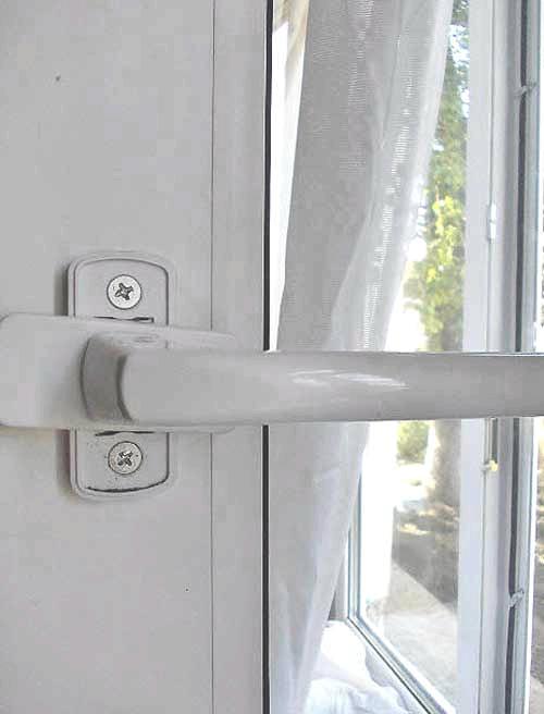 Как настроить балконную пластиковую дверь: снять, разобрать и починить когда она не закрывается