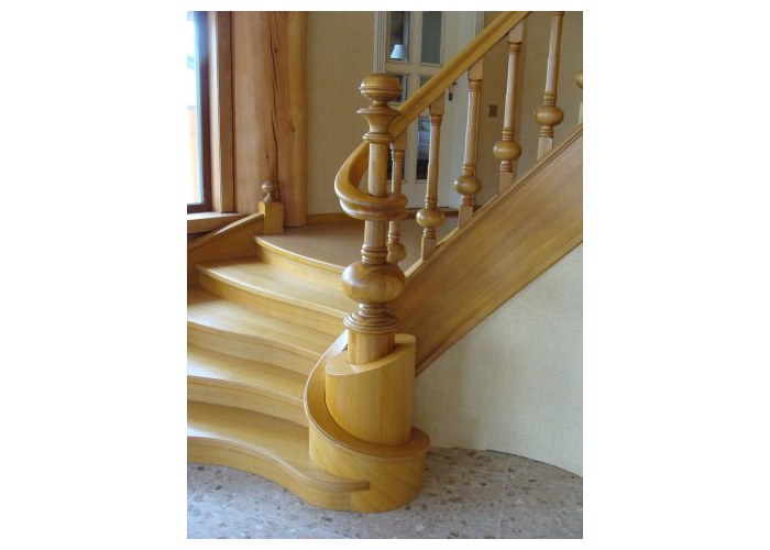 Крепление балясин к деревянной лестнице: какие требования предъявляются, и как их выполнить