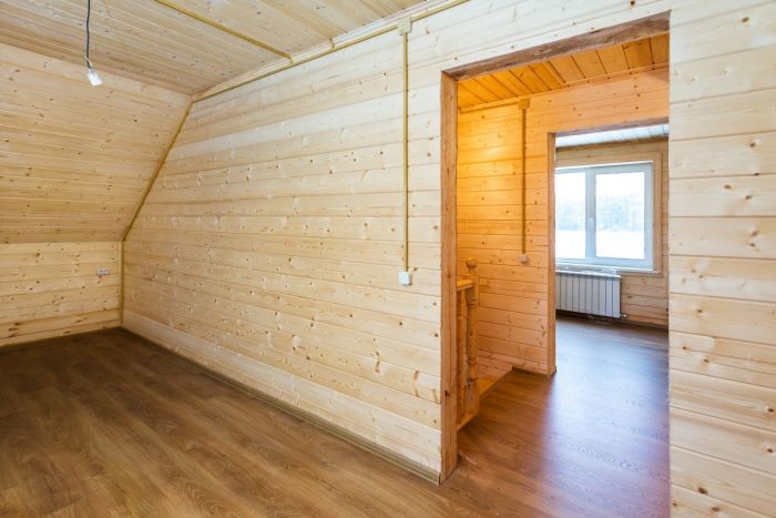 Чем лучше обшить стены в деревянном доме внутри