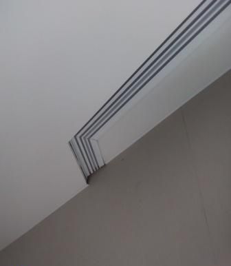 Карниз для штор под натяжной потолок: фото в интерьере и советы по выбору